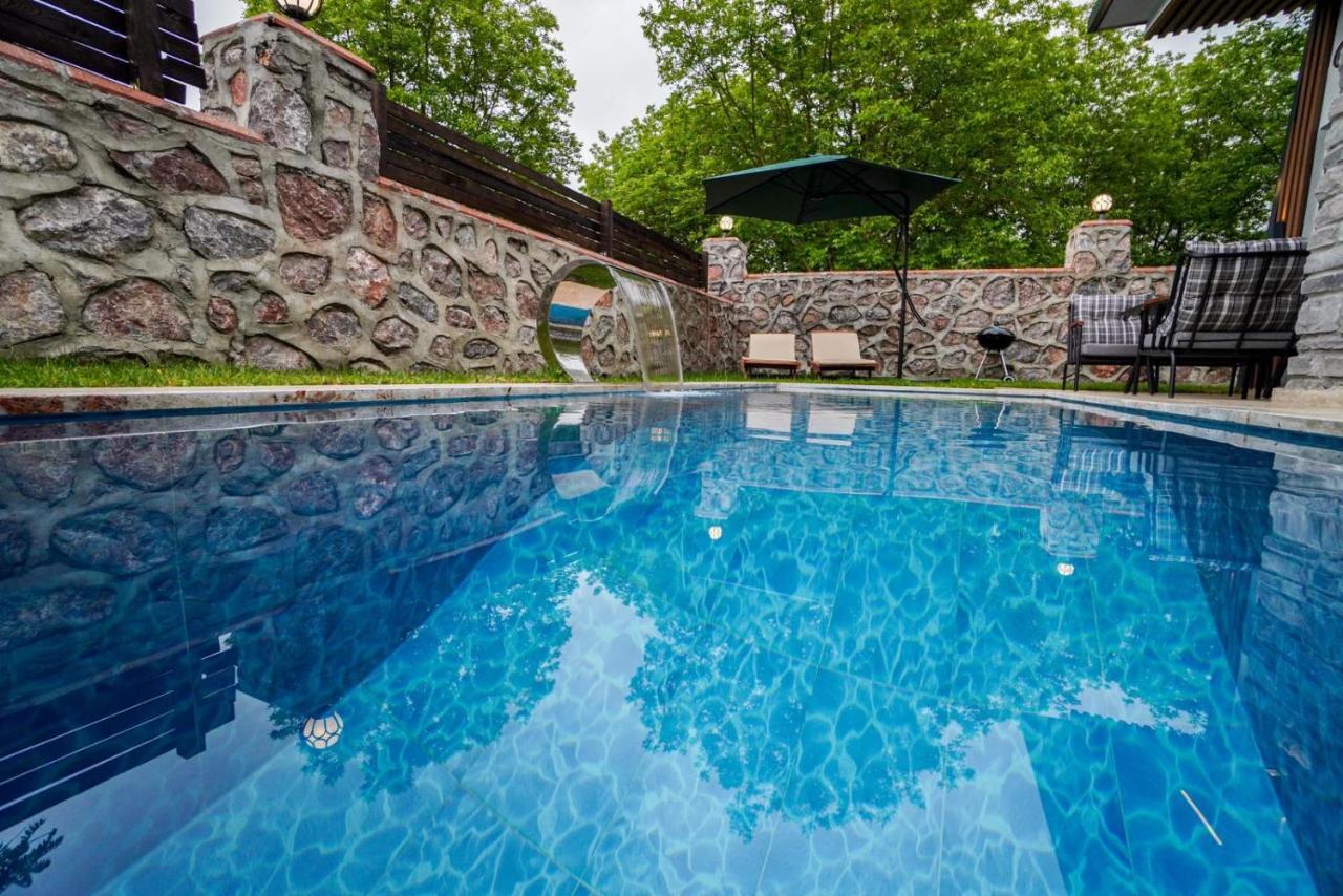 Vital Home Sapanca Isitmali Havuzlu Villa&Bungalov Eksteriør billede