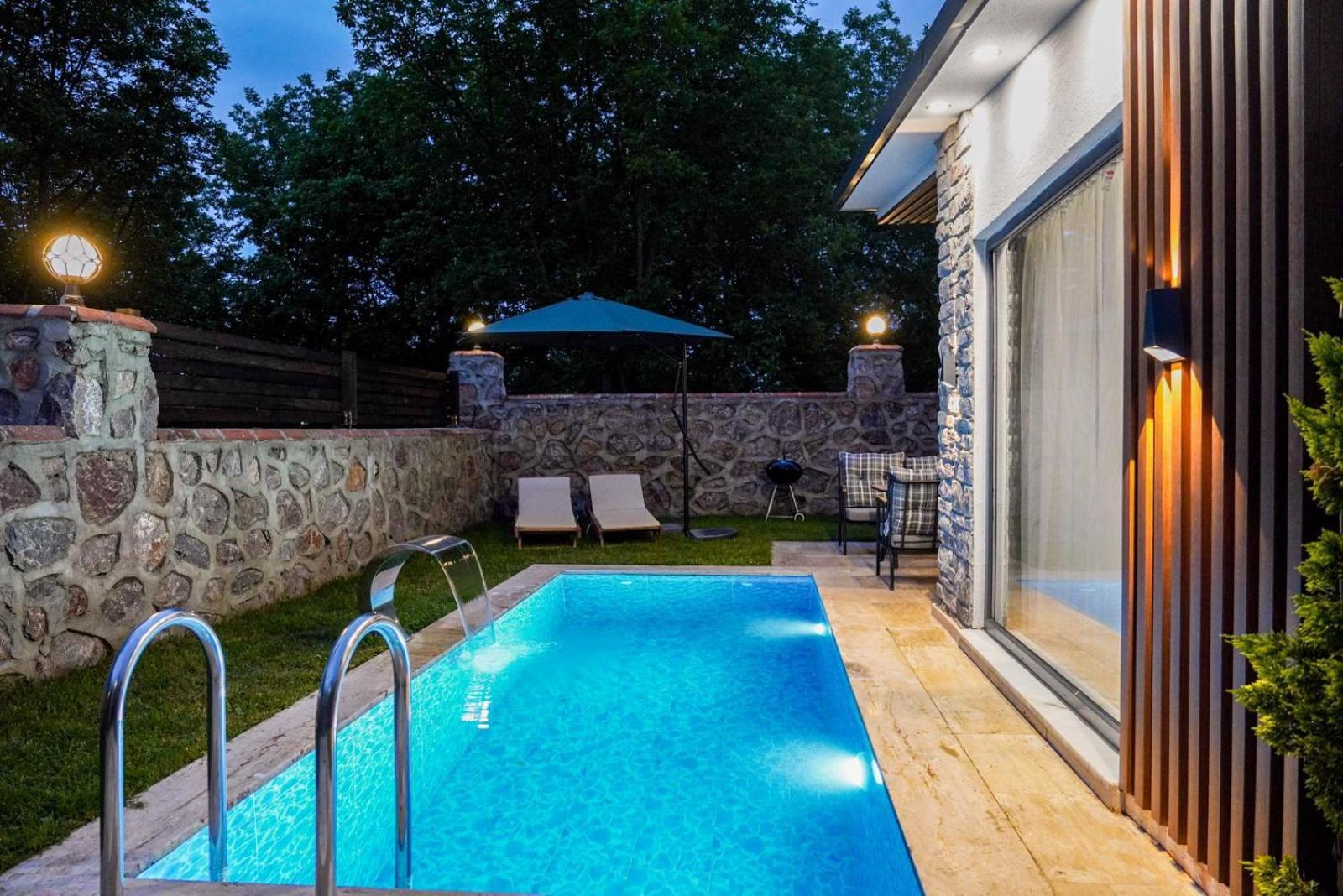 Vital Home Sapanca Isitmali Havuzlu Villa&Bungalov Eksteriør billede